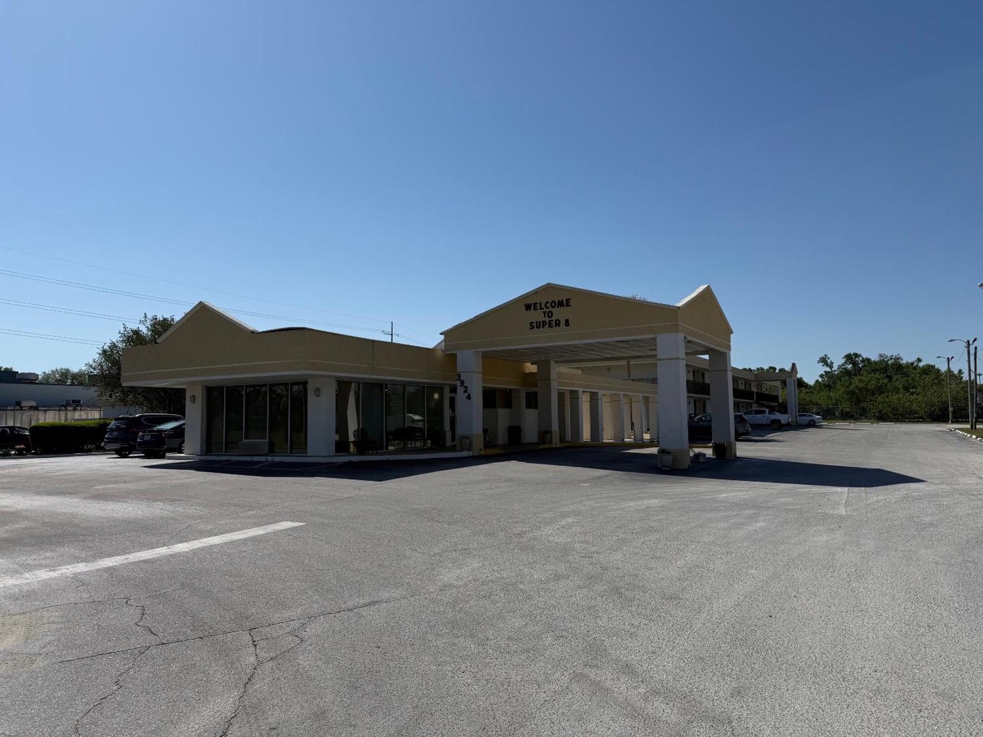 Super 8 By Wyndham Ocala I-75 Hotel Exterior photo